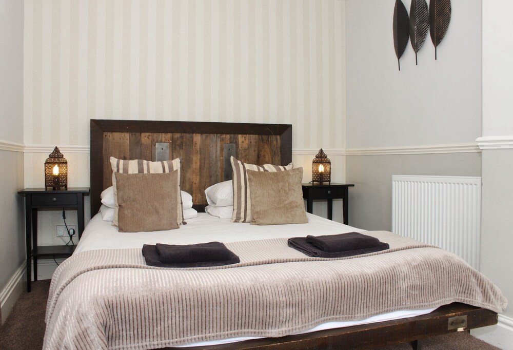Superior Apartment, 2 Bedrooms - Guestroom