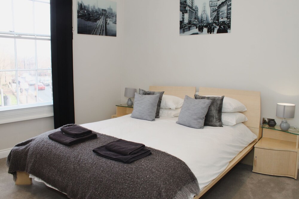Deluxe Apartment, 2 Bedrooms - Guestroom