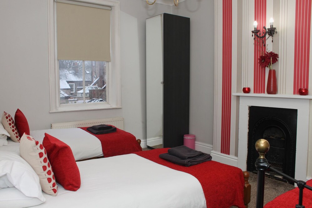 Luxury Townhome, 5 Bedrooms - Guestroom