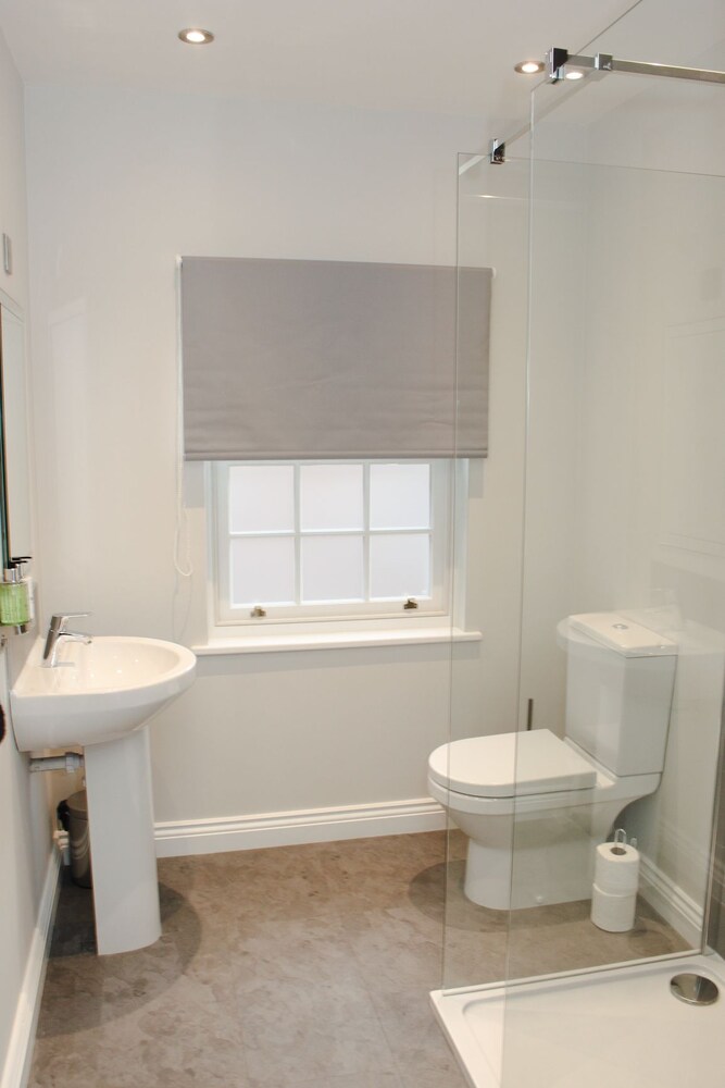 Deluxe Apartment, 2 Bedrooms - Bathroom