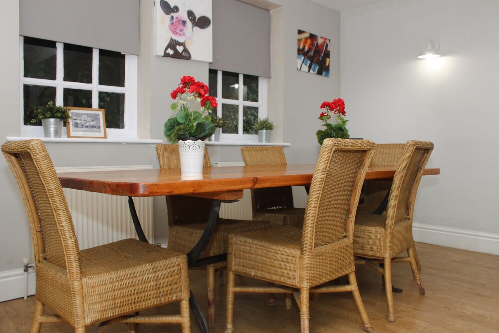 Luxury Townhome, 5 Bedrooms - Guestroom