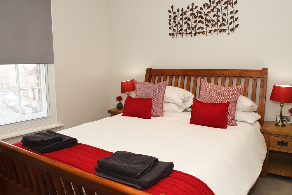 Deluxe Apartment, 2 Bedrooms - Guestroom