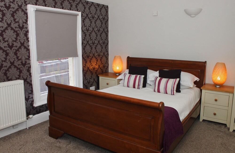 Luxury Townhome, 5 Bedrooms - Guestroom