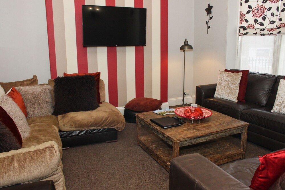 Luxury Townhome, 5 Bedrooms - Guestroom