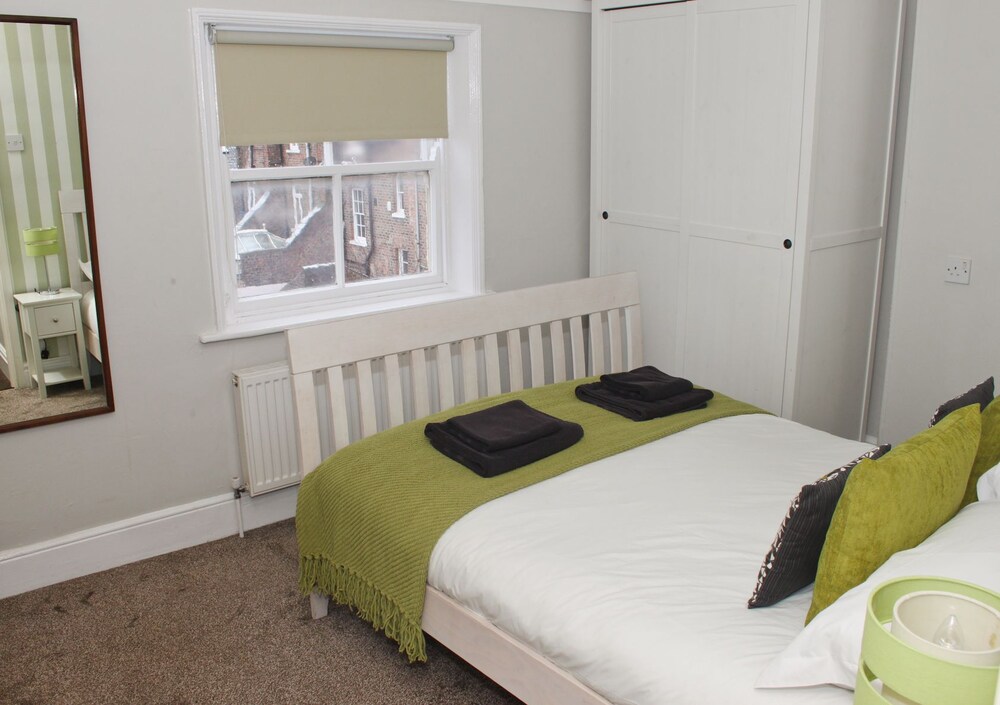 Luxury Townhome, 5 Bedrooms - Guestroom
