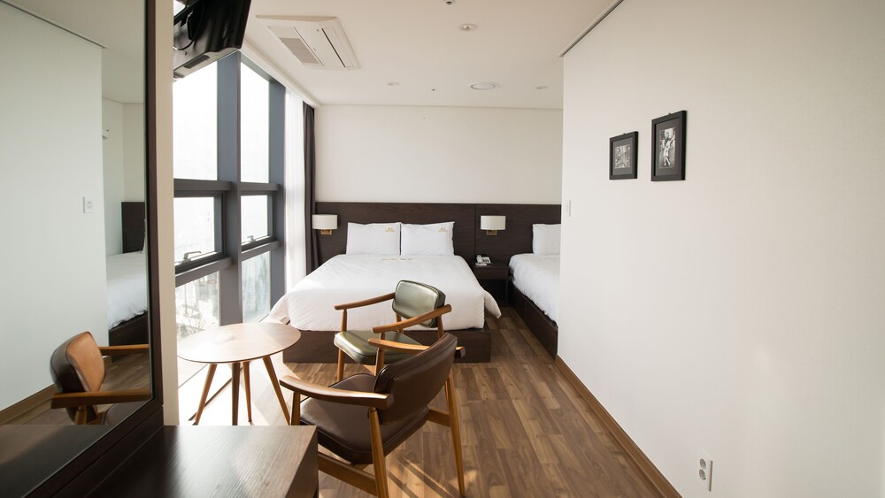 Guestroom