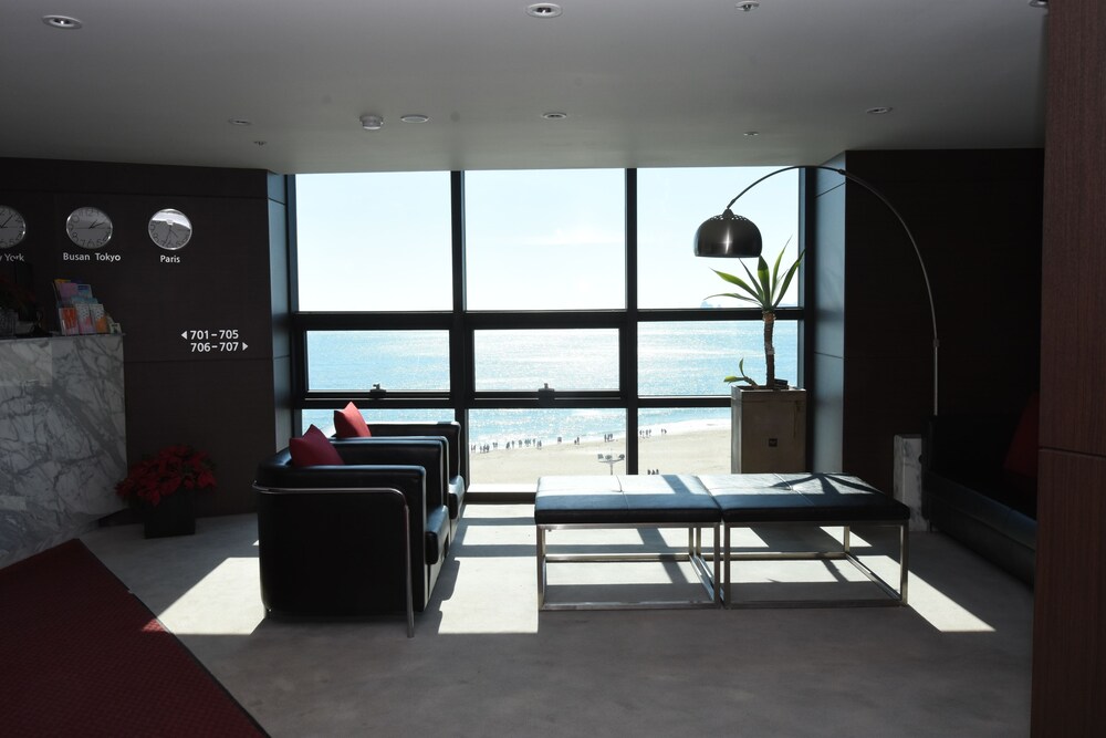 Executive Lounge