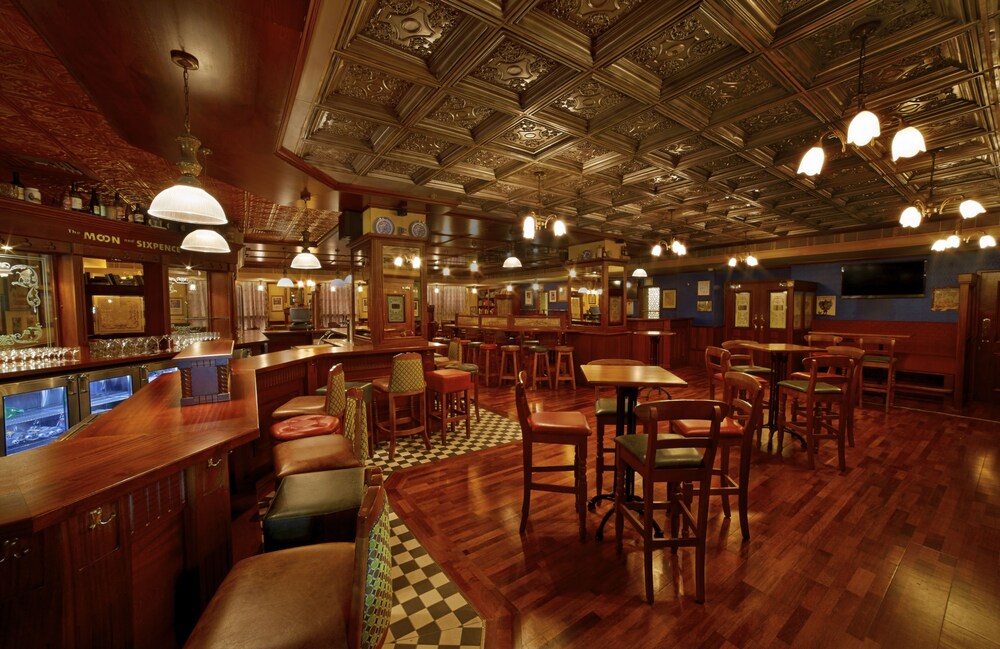 Hotel Bar
