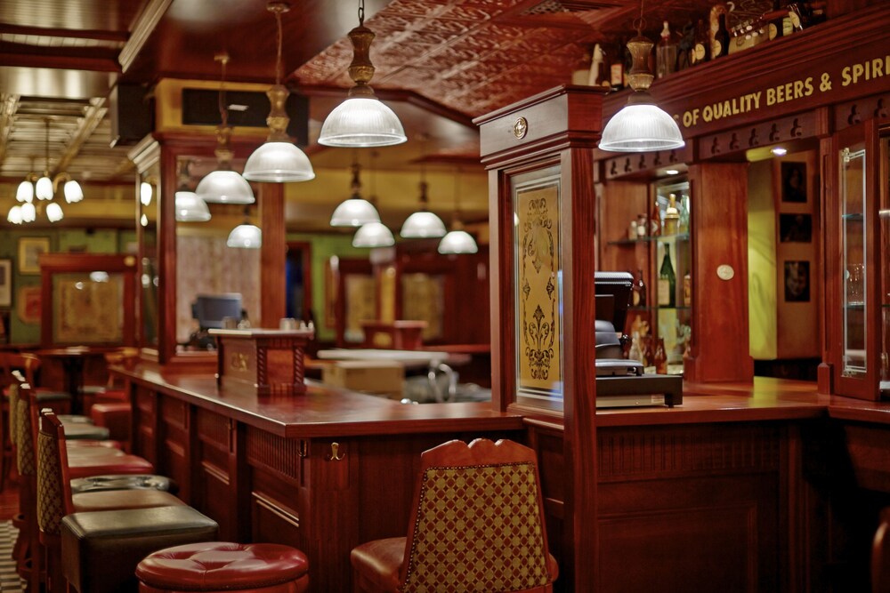 Hotel Bar