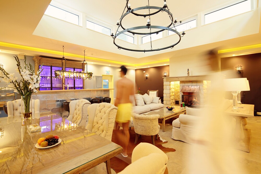 Poolside Bar