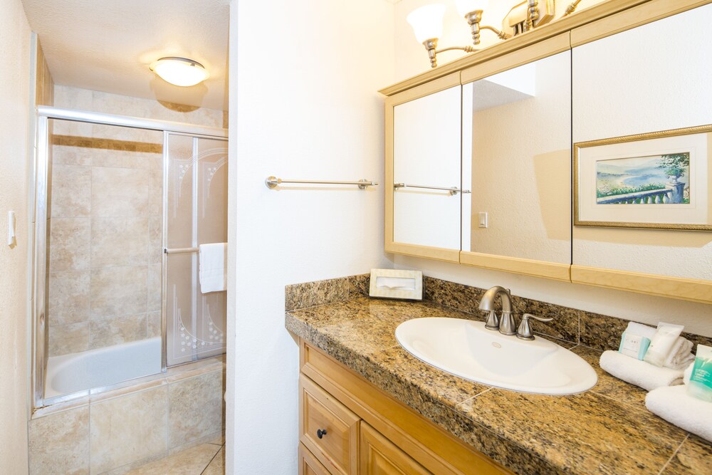 Suite, 2 Bedrooms, 2 Bathrooms, Oceanfront - Bathroom