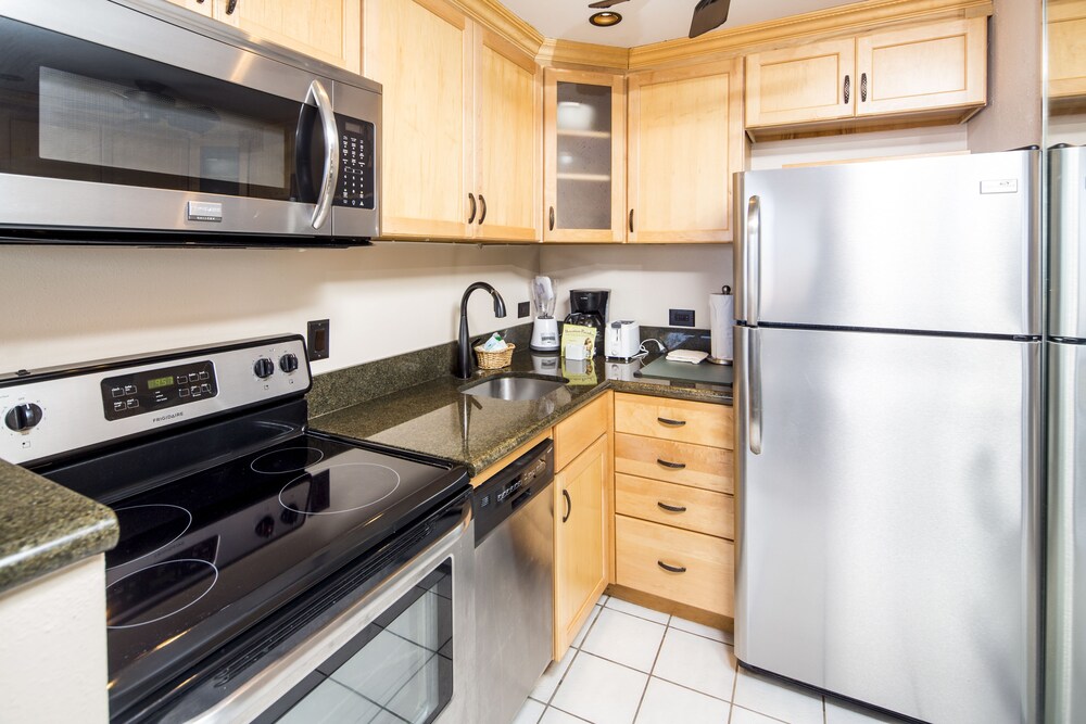 Suite, 1 Bedroom, Oceanfront - In-Room Kitchen