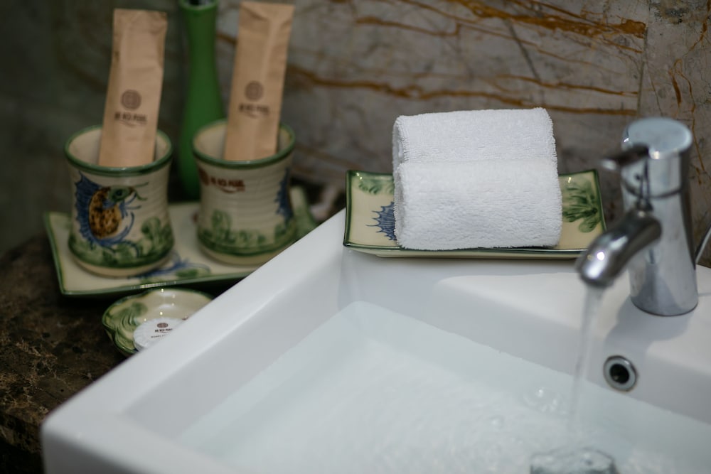Chậu rửa trong phòng tắm