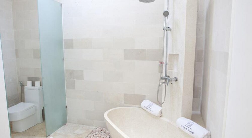 Two Bedrooms Villa Family with Private Pool - Bathroom