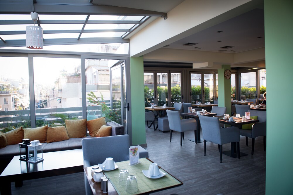 Hotel Bar