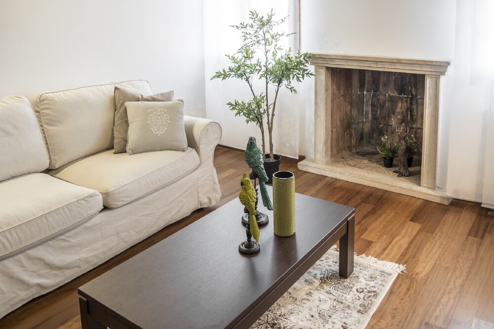 Grand Canal Facing Apartment 4 - Living Area