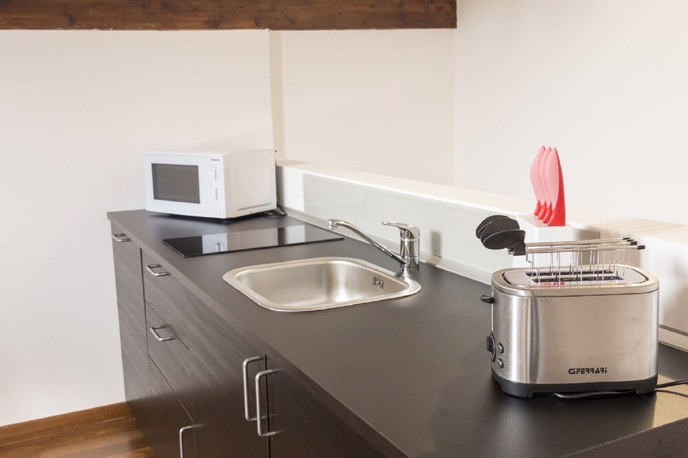 Grand Canal Facing Apartment 5 - In-Room Kitchenette