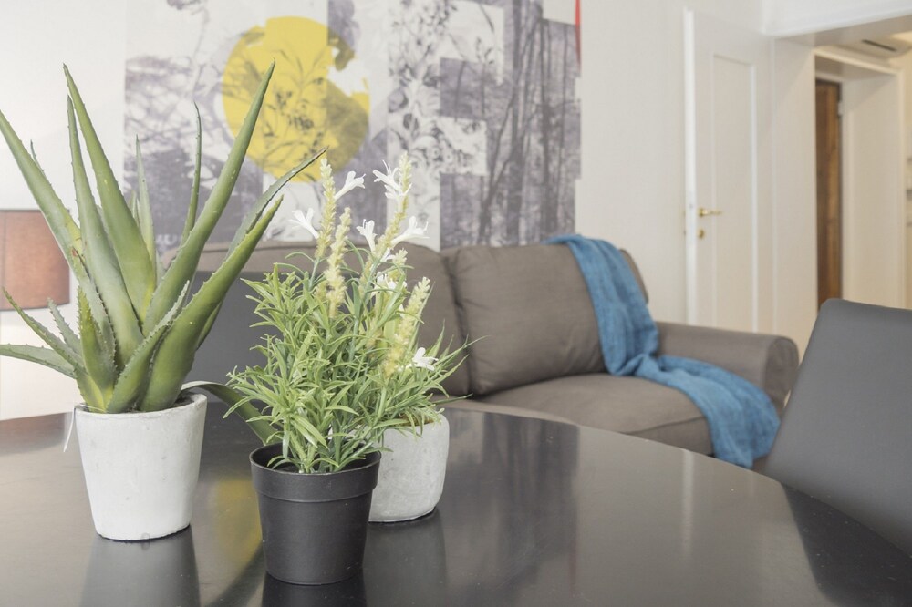 Grand Canal Facing Apartment 1 - Guestroom