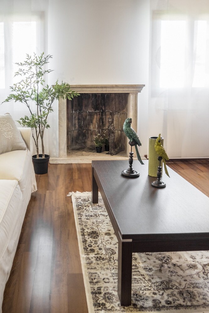 Grand Canal Facing Apartment 4 - Living Area