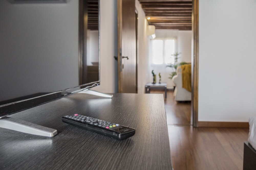 Grand Canal Facing Apartment 4 - Guestroom
