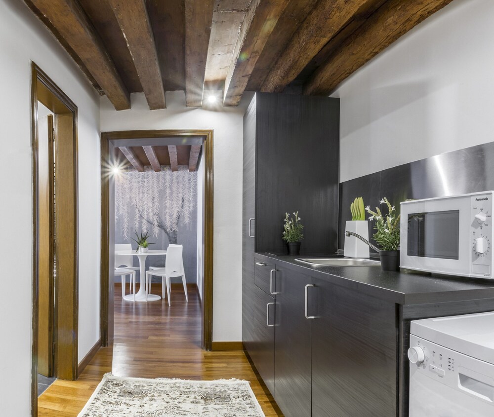 Grand Canal Facing Apartment 4 - In-Room Kitchenette