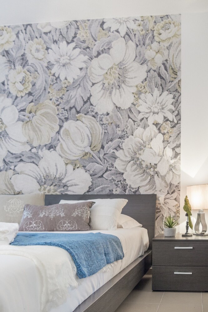 Grand Canal Facing Apartment 1 - Guestroom