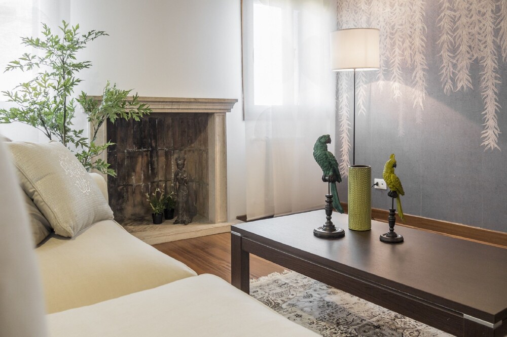 Grand Canal Facing Apartment 4 - Living Area