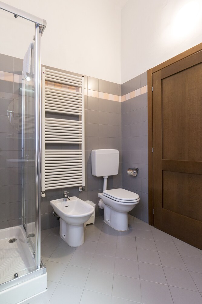 Apartment, 2 Bedrooms - Bathroom