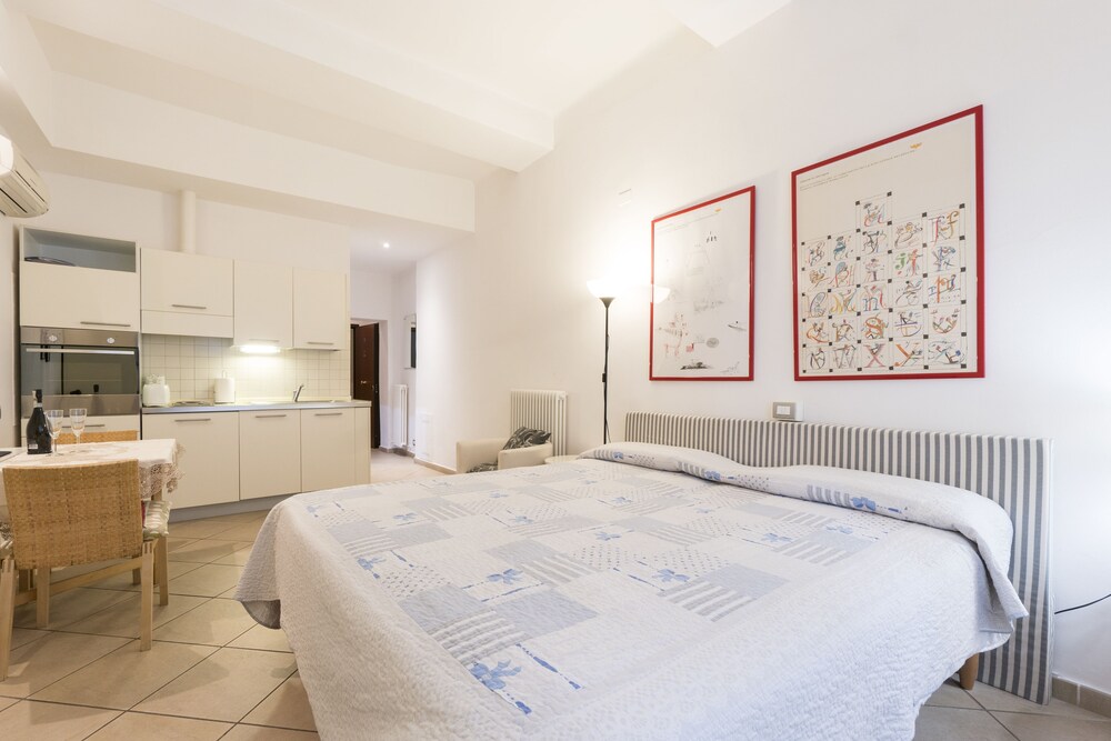 Studio - Guestroom