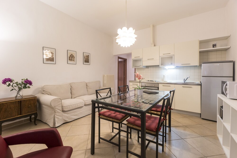 Apartment, 2 Bedrooms - Guestroom