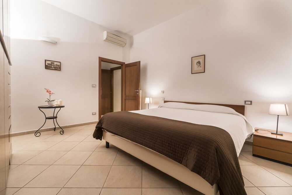 Apartment, 2 Bedrooms - Guestroom