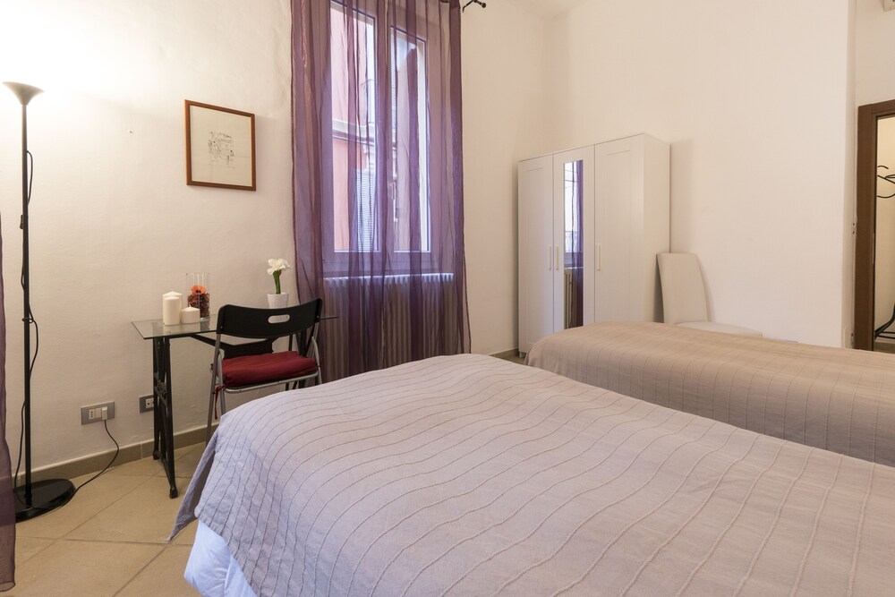 Apartment, 2 Bedrooms - Guestroom