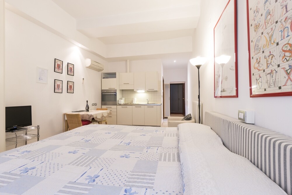 Studio - Guestroom
