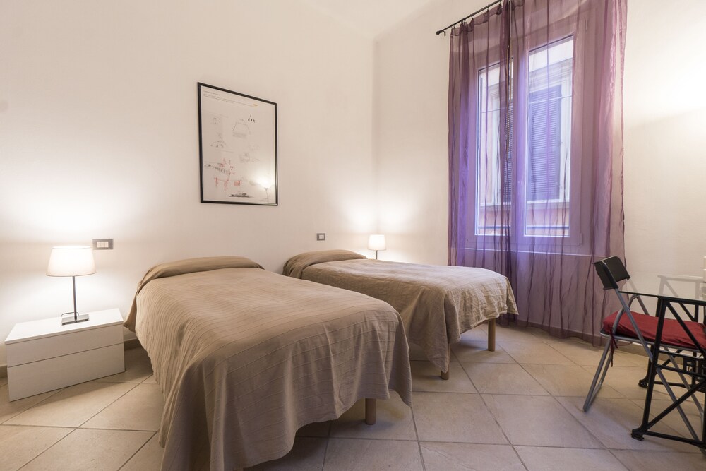 Apartment, 2 Bedrooms - Guestroom