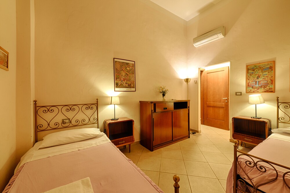Apartment, 2 Bedrooms - Guestroom