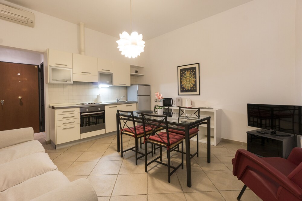 Apartment, 2 Bedrooms - Guestroom