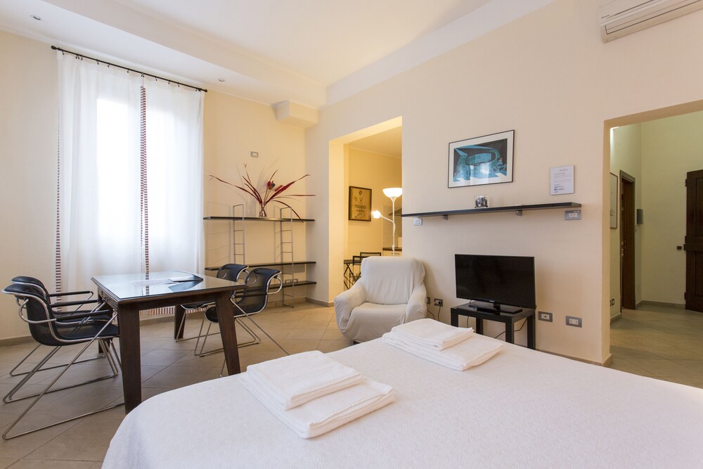 Studio - Guestroom