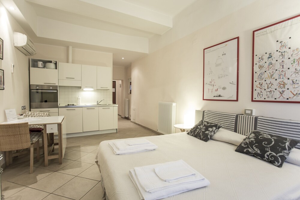 Studio - Guestroom