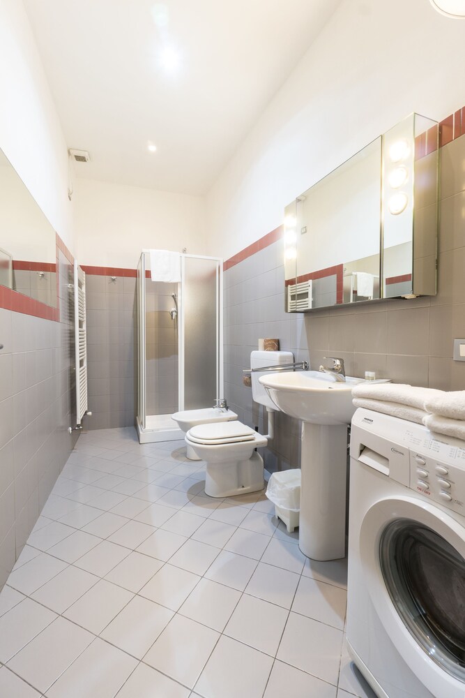 Studio - Bathroom