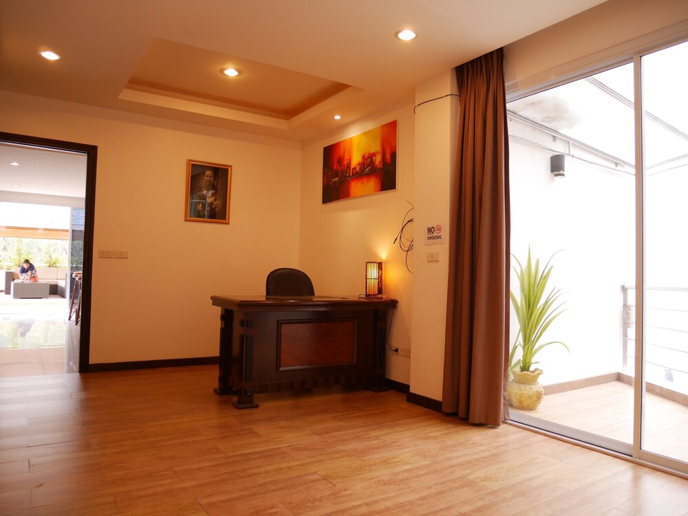 객실 (XXX1- Bedroom Penthouse Apartment with Terrace)