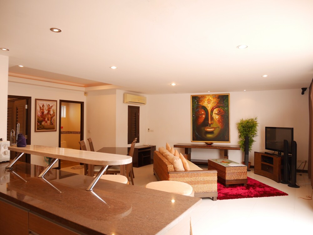 객실 (XXX1- Bedroom Penthouse Apartment with Terrace)