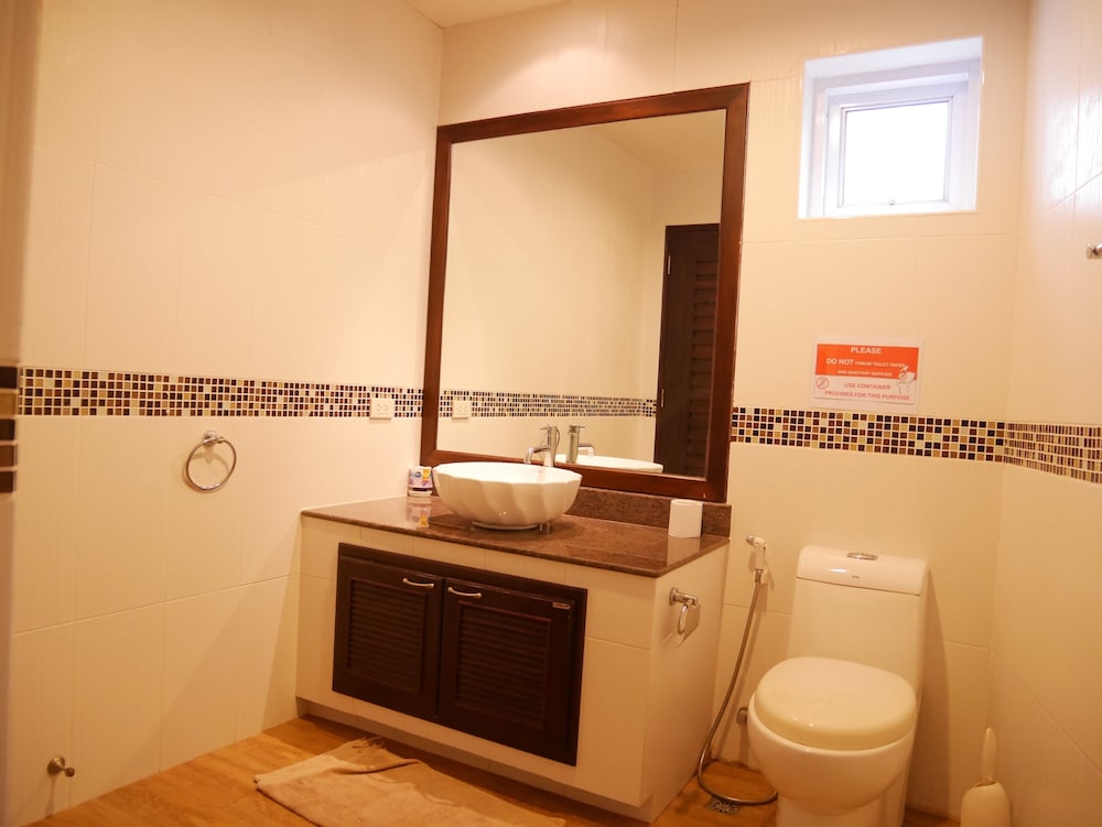 욕실 (XXX1- Bedroom Penthouse Apartment with Terrace)