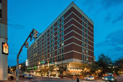 Holiday Inn Lancaster, an IHG Hotel