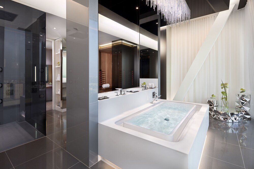 Jetted Tub