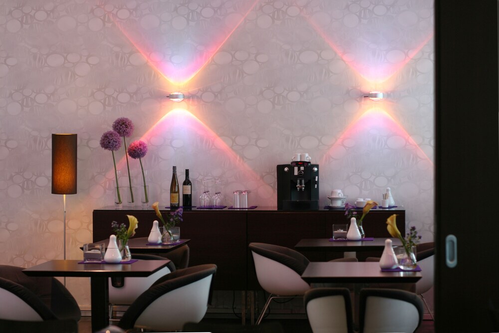 Hotel Lounge