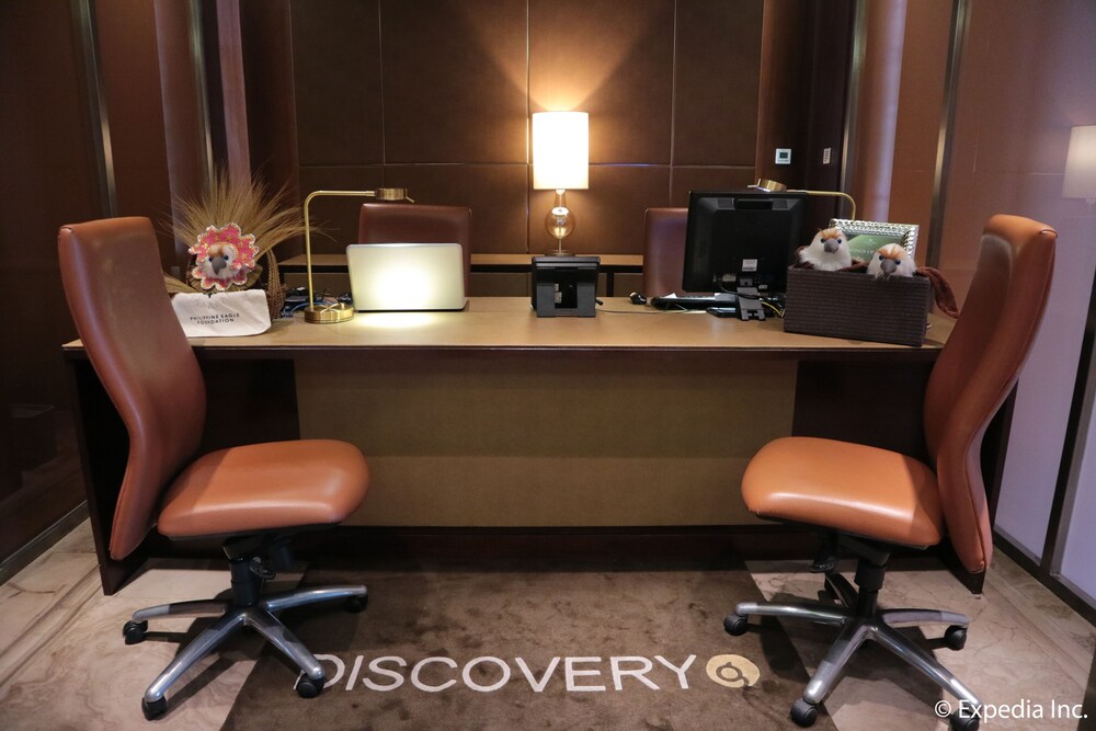 Executive Lounge