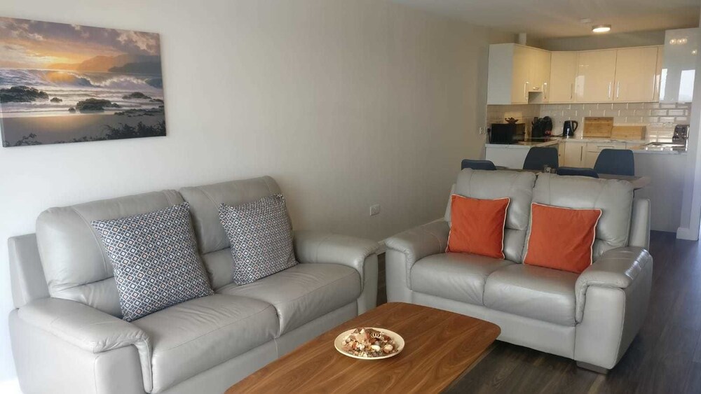 Deluxe Apartment, 2 Bedrooms, Sea View - Featured Image
