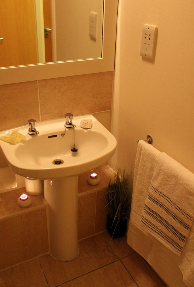 Panoramic Apartment, 2 Bedrooms, Terrace, Bay View - Bathroom