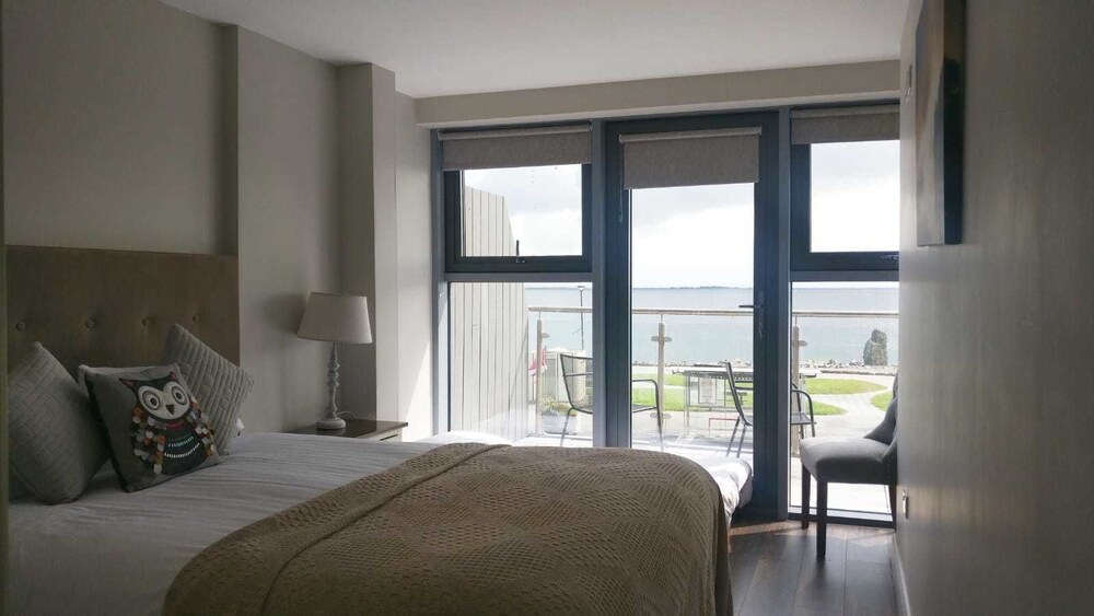 Deluxe Apartment, 2 Bedrooms, Sea View - Guestroom
