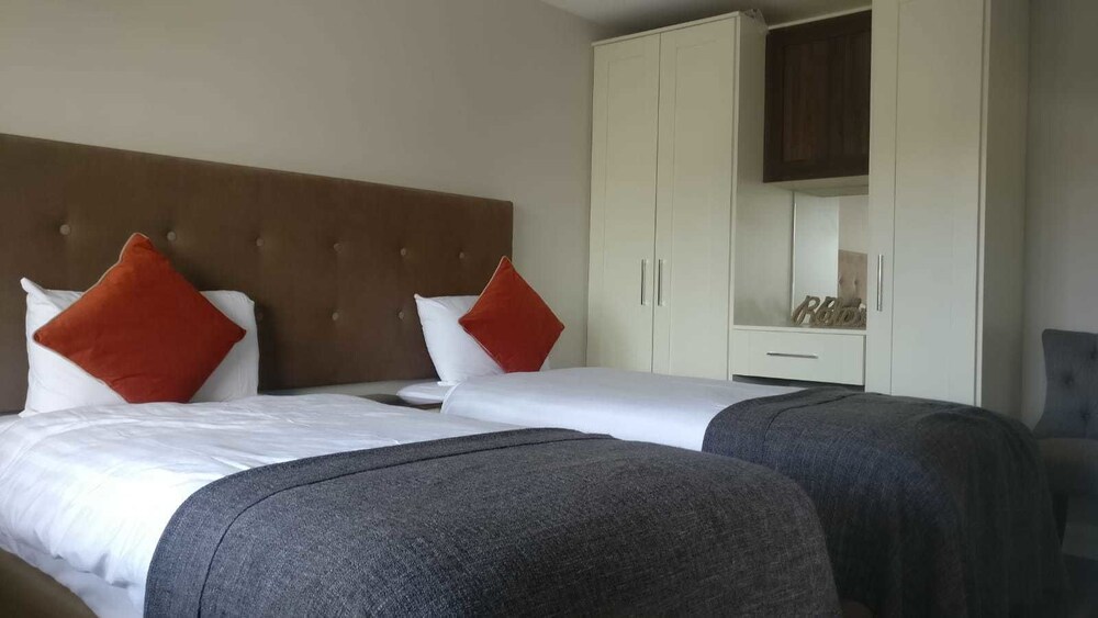 Deluxe Apartment, 2 Bedrooms, Sea View - Guestroom